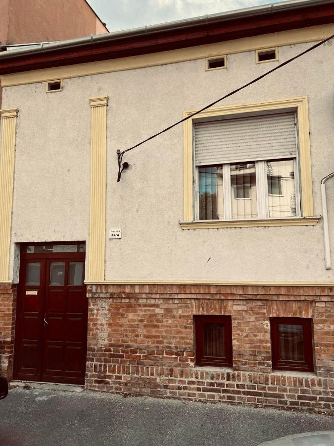 Best Price Guesthouse Szeged Extérieur photo