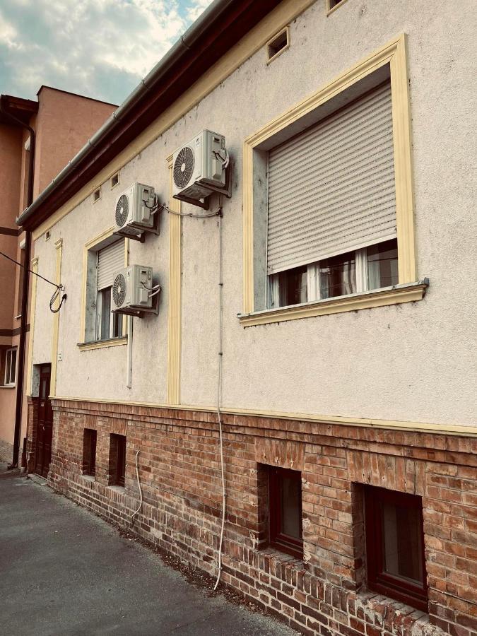 Best Price Guesthouse Szeged Extérieur photo